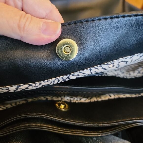 Max Edition Large Satchel with Cutouts - Picture 6 of 11